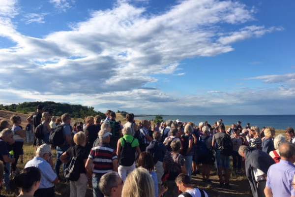 De vackra stränderna i Åhus är en favorit att besöka, åk på semester i Skåne redan denna sommaren